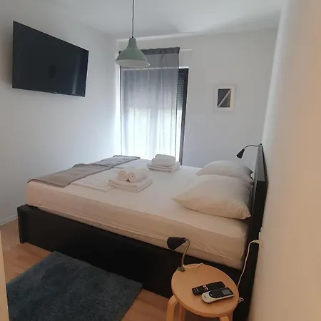 1 2 3 Apartment
