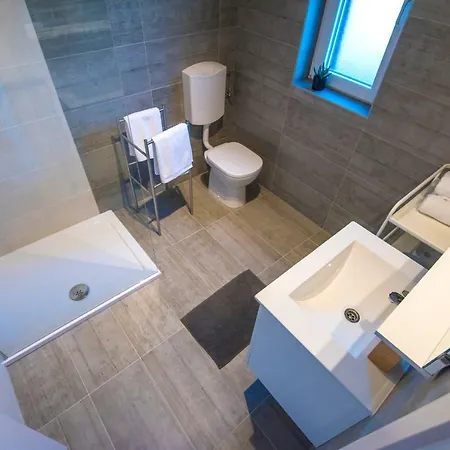 Apartment 1 2 3 *